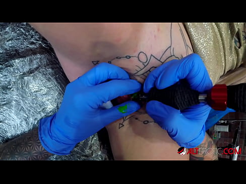❤️ Sully Savage, une chaudasse extrêmement tatouée, s'est fait tatouer le clitoris. ☑ Porno vk at fr.8kpornvids.ru ❌